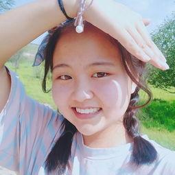 娱乐吃瓜群头像女,揭秘网红头像背后的女生故事  第2张